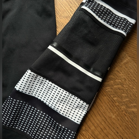 [lilybod] black printed leggings size small - Picture 4 of 7